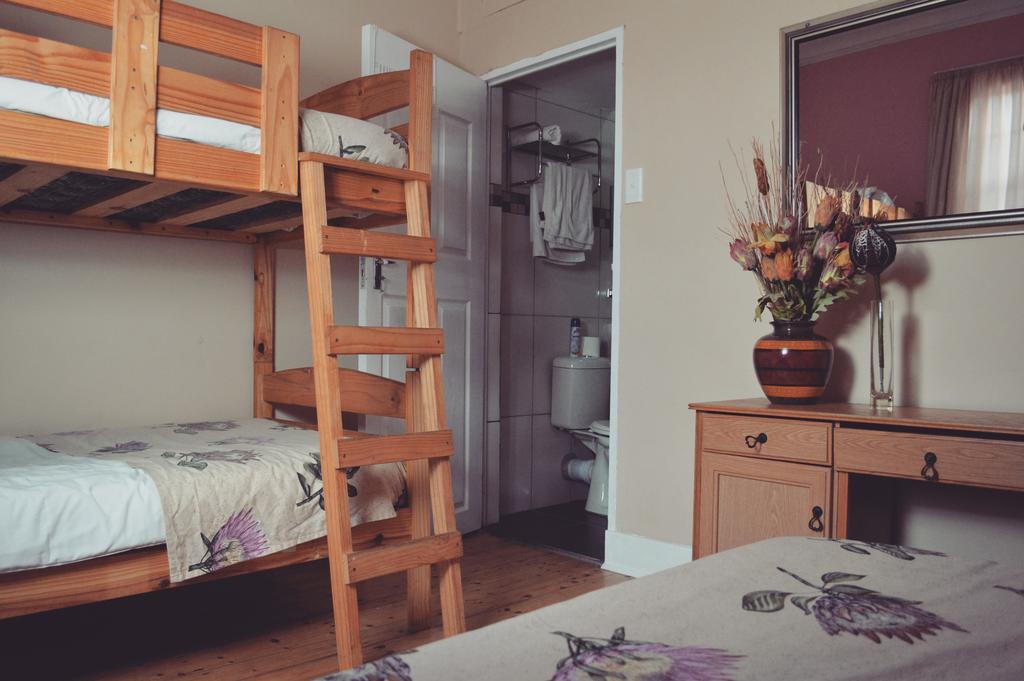 Homebase Melville Backpackers Йоханнесбург Экстерьер фото