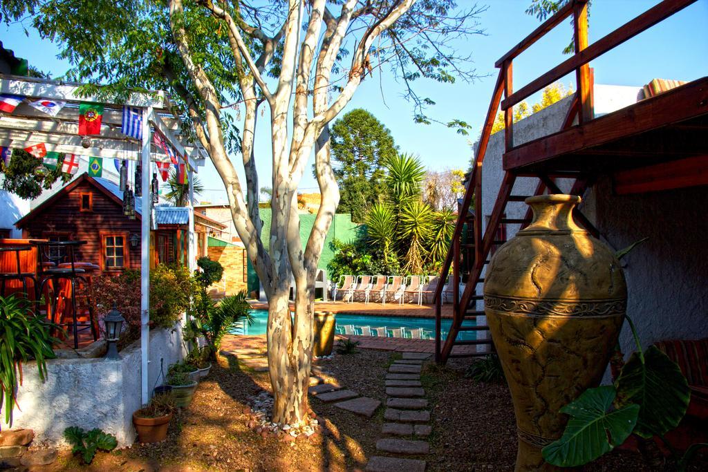 Homebase Melville Backpackers Йоханнесбург Экстерьер фото
