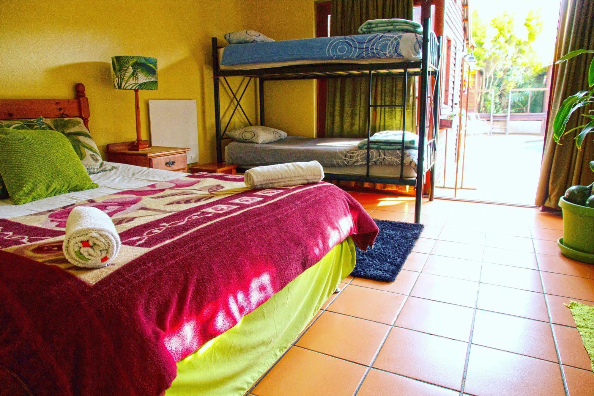 Homebase Melville Backpackers Йоханнесбург Экстерьер фото