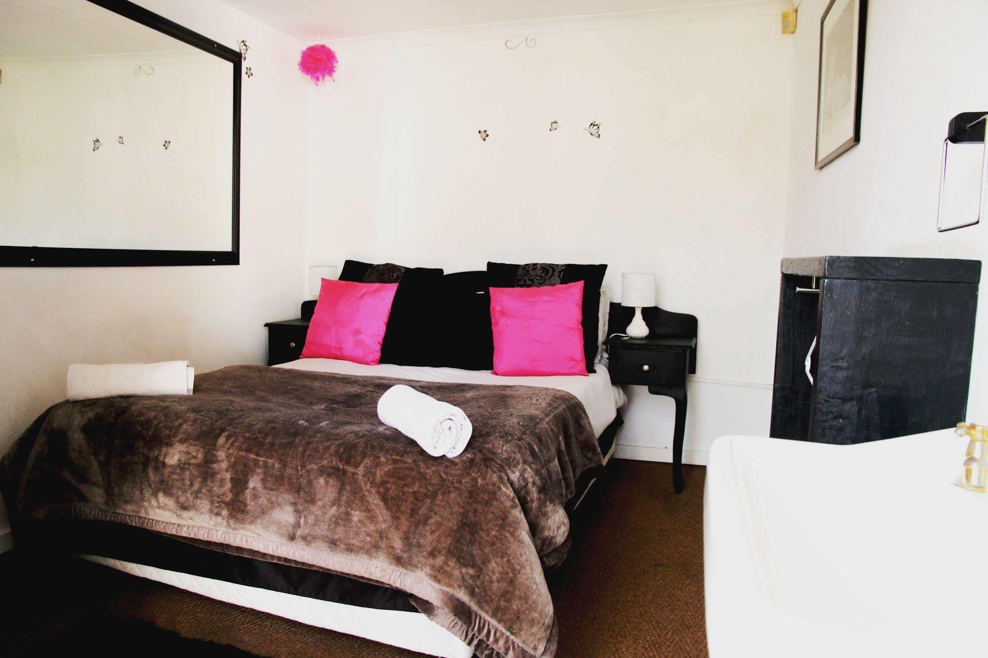 Homebase Melville Backpackers Йоханнесбург Экстерьер фото