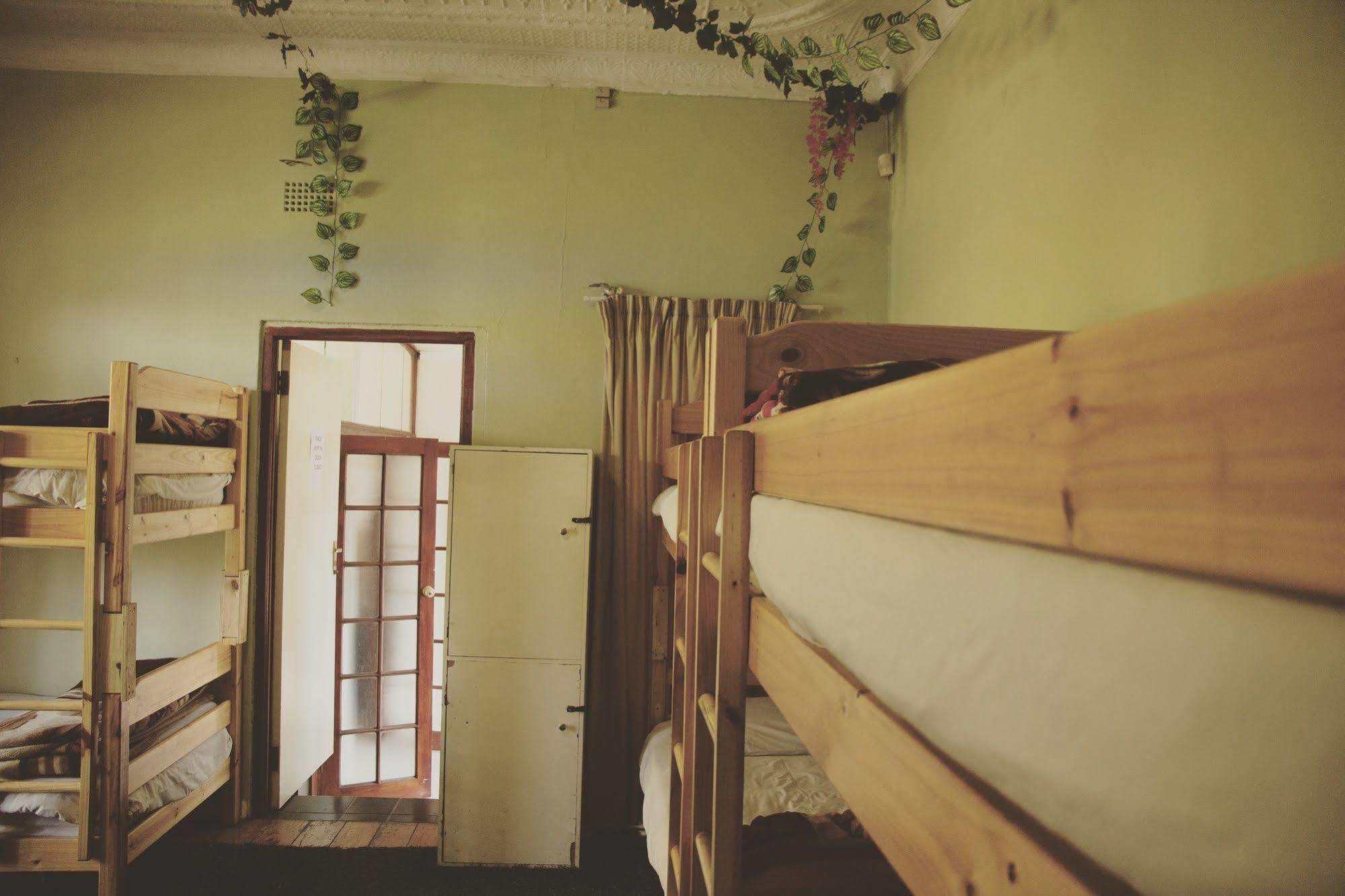 Homebase Melville Backpackers Йоханнесбург Экстерьер фото