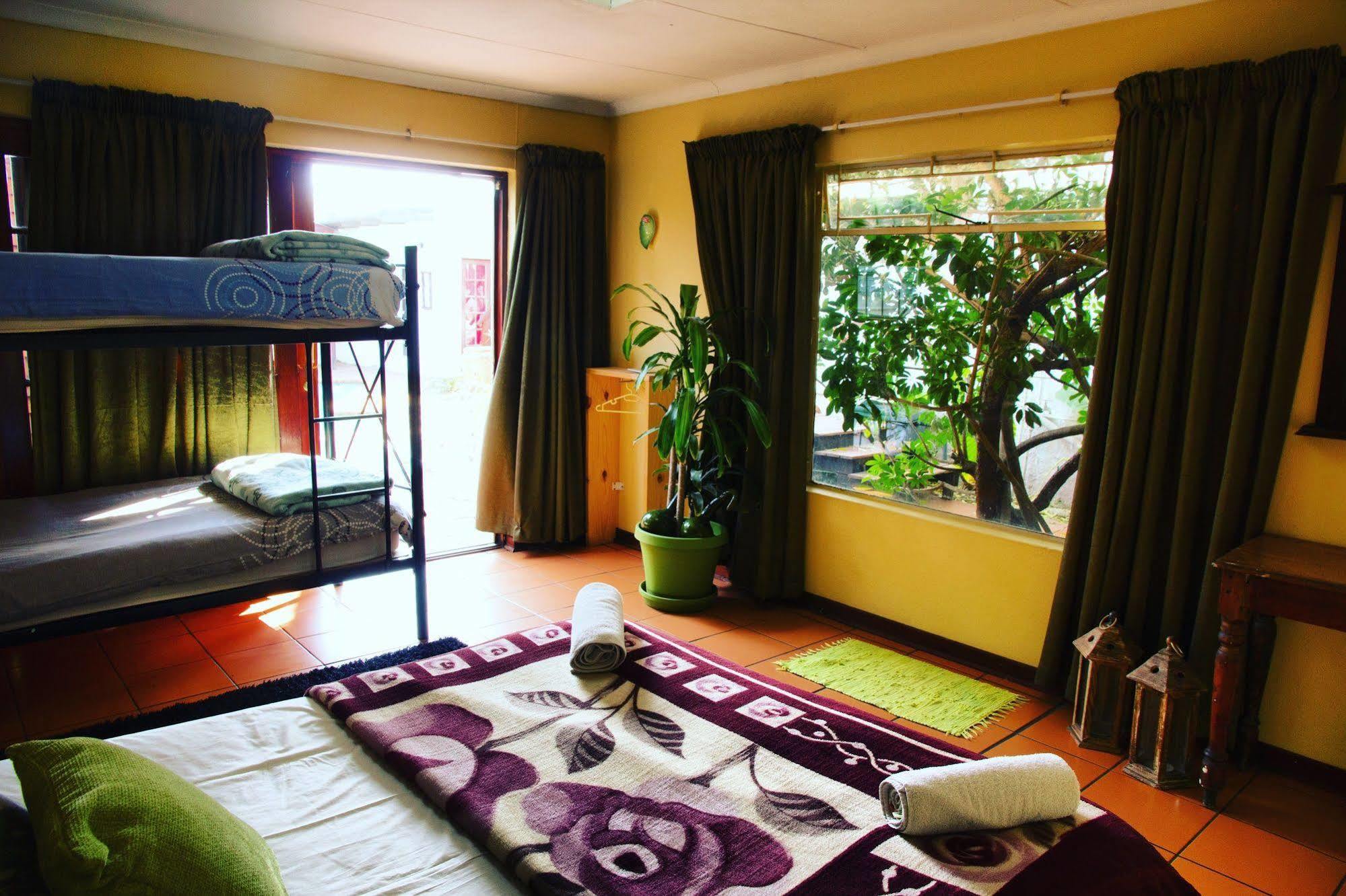 Homebase Melville Backpackers Йоханнесбург Экстерьер фото